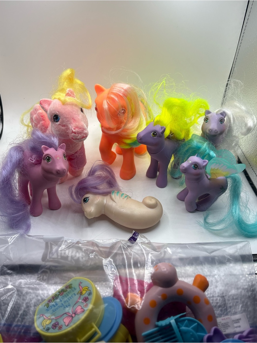 My Little Pony Mixed Color Pony Lot -with bag of accessories VINTAGE lot